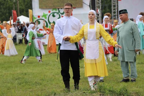 В гармонии традиций и дружбы: в Нурлате с грандиозным размахом отпраздновали Сабантуй