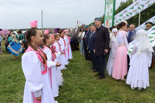 В гармонии традиций и дружбы: в Нурлате с грандиозным размахом отпраздновали Сабантуй