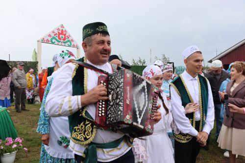 В гармонии традиций и дружбы: в Нурлате с грандиозным размахом отпраздновали Сабантуй