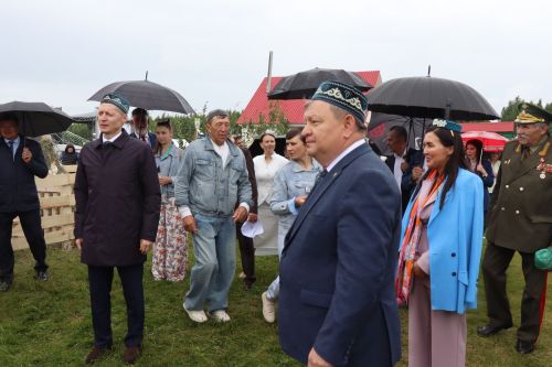В гармонии традиций и дружбы: в Нурлате с грандиозным размахом отпраздновали Сабантуй