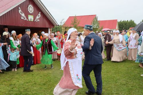 В гармонии традиций и дружбы: в Нурлате с грандиозным размахом отпраздновали Сабантуй