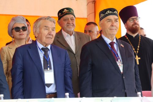 В гармонии традиций и дружбы: в Нурлате с грандиозным размахом отпраздновали Сабантуй