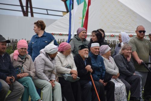В Нурлате Алмаз Мустафин впервые стал абсолютным батыром Сабантуя
