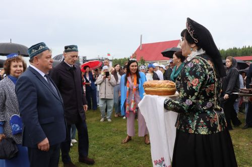 В гармонии традиций и дружбы: в Нурлате с грандиозным размахом отпраздновали Сабантуй