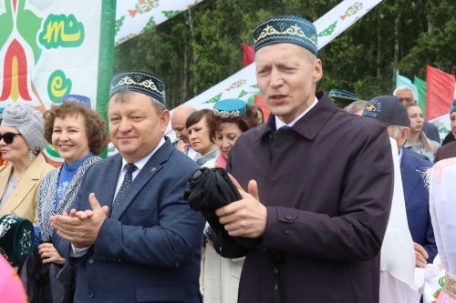 В гармонии традиций и дружбы: в Нурлате с грандиозным размахом отпраздновали Сабантуй