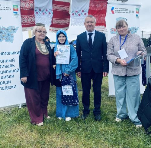 Фестиваль традиционной вышивки для молодежи прошел на Сабантуе в Нурлате