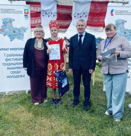Фестиваль традиционной вышивки для молодежи прошел на Сабантуе в Нурлате