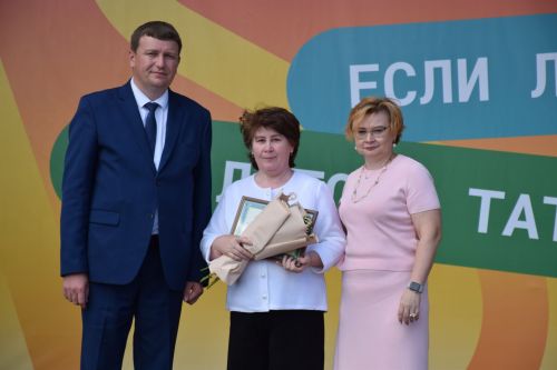 В Нурлате чествовали социальных работников (фоторепортаж)