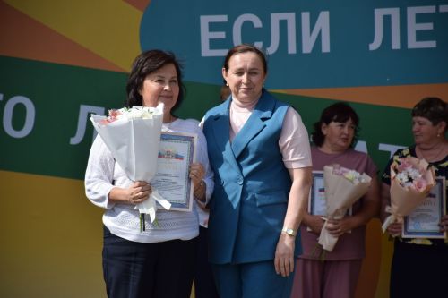 В Нурлате чествовали социальных работников (фоторепортаж)