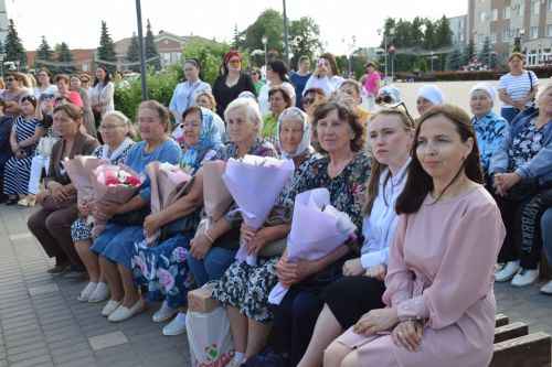 В Нурлате чествовали социальных работников (фоторепортаж)