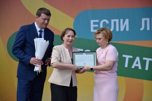 В Нурлате чествовали социальных работников (фоторепортаж)
