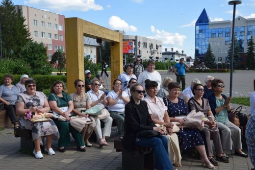 В Нурлате чествовали социальных работников (фоторепортаж)