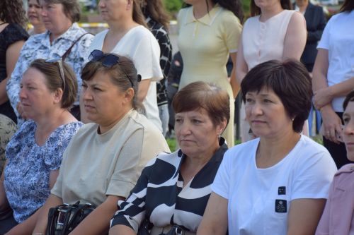 В Нурлате чествовали социальных работников (фоторепортаж)