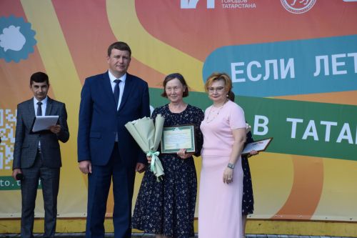 В Нурлате чествовали социальных работников (фоторепортаж)