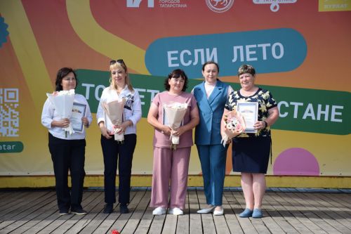 В Нурлате чествовали социальных работников (фоторепортаж)