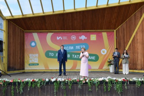 В Нурлате чествовали социальных работников (фоторепортаж)