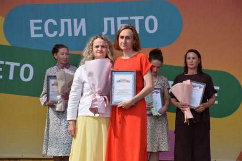 В Нурлате чествовали социальных работников (фоторепортаж)