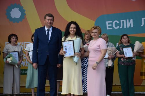 В Нурлате чествовали социальных работников (фоторепортаж)