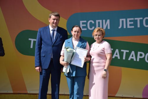 В Нурлате чествовали социальных работников (фоторепортаж)