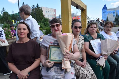 В Нурлате чествовали социальных работников (фоторепортаж)