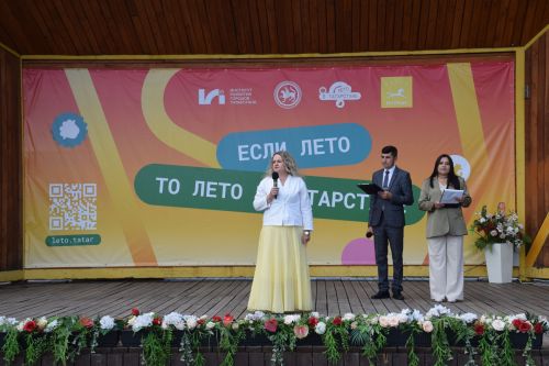 В Нурлате чествовали социальных работников (фоторепортаж)