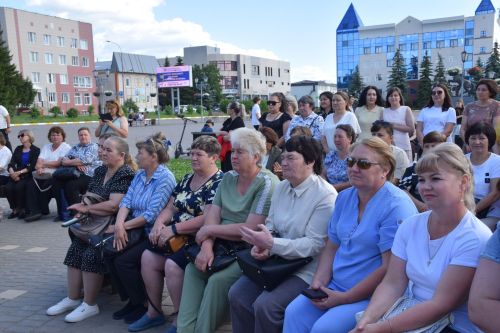 В Нурлате чествовали социальных работников (фоторепортаж)