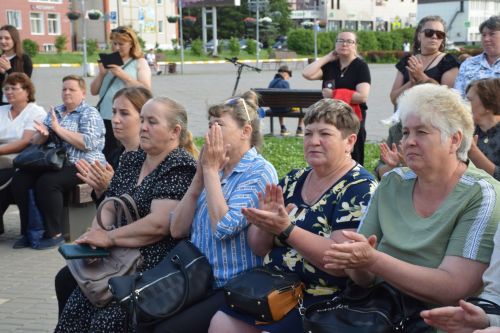 В Нурлате чествовали социальных работников (фоторепортаж)