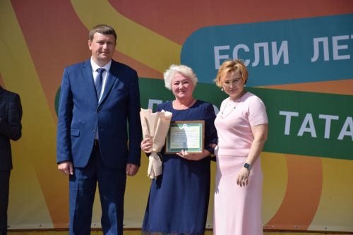 В Нурлате чествовали социальных работников (фоторепортаж)