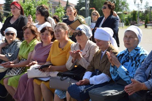 В Нурлате чествовали социальных работников (фоторепортаж)