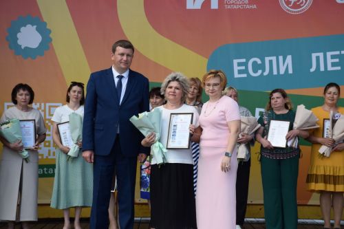 В Нурлате чествовали социальных работников (фоторепортаж)