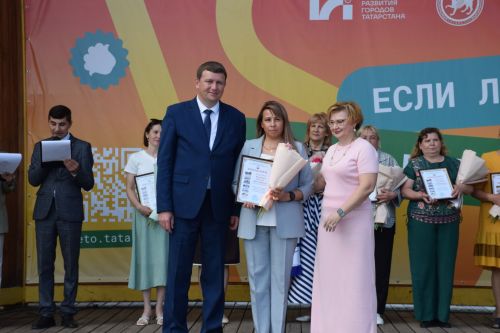 В Нурлате чествовали социальных работников (фоторепортаж)