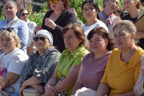 В Нурлате чествовали социальных работников (фоторепортаж)