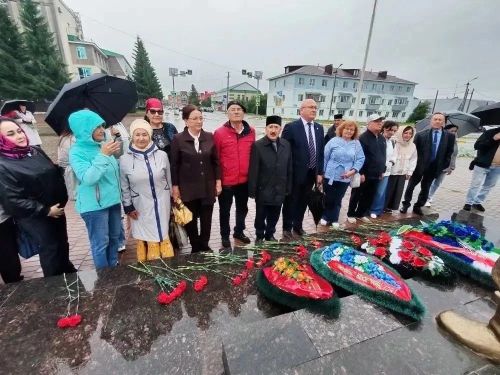 Творческий десант из Набережных Челнов: как Нурлат встретил хранителей татарского слова