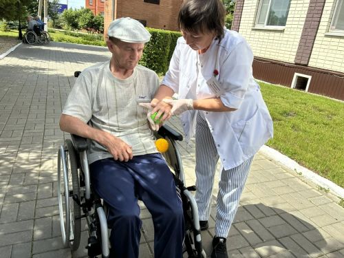 Жители Нурлатского дома престарелых получили заряд бодрости и здоровья