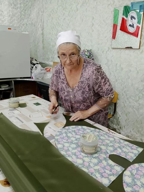 Нурлатның “Игелек кыл” үзәге волонтерлары махсус хәрби операциядә сугышчыларына кирәк-яраклар әзерли
