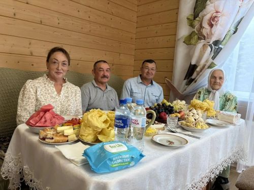 Глава Нурлатского района направил поздравления юбиляру из деревни Черное Озеро
