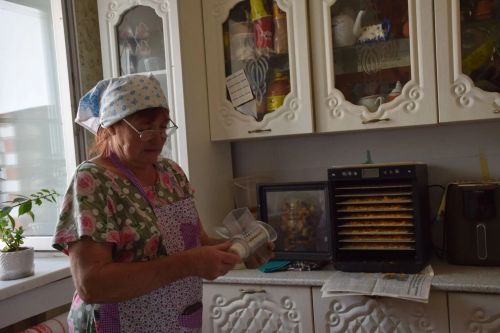 «Молодежка» из Нурлата отправила бойцам тонны домашней еды