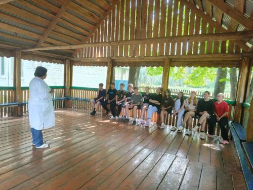 Врачи Нурлатской ЦРБ провели лекцию о ВИЧ и ЗППП в лагере «Ратный сбор»