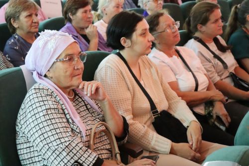 В Нурлате прошел вечер памяти Фатиха Сибагатуллина: летопись эпохи легендарного руководителя