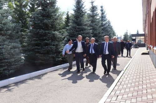 В Нурлате открыли памятную доску Фатиху Сибагатуллину