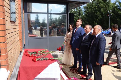 В Нурлате открыли памятную доску Фатиху Сибагатуллину