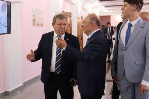В Нурлате прошел вечер памяти Фатиха Сибагатуллина: летопись эпохи легендарного руководителя
