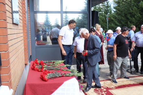 В Нурлате открыли памятную доску Фатиху Сибагатуллину