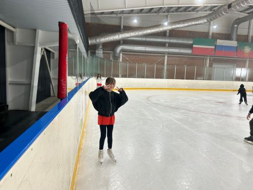 Второй отряд «Мечты» провел утро на льду нурлатского «Ледка»