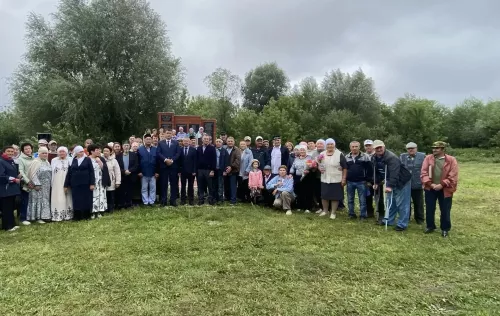 Берлек-Михайловкада геройлар истәлегенә куелган һәйкәл реставрациядән соң ачылды