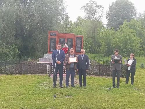 Берлек-Михайловкада геройлар истәлегенә куелган һәйкәл реставрациядән соң ачылды