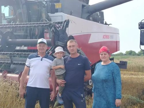 Светлое Озеро начало уборочную страду озимой пшеницы