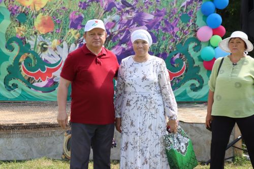 Главный батыр из Курманаево получил в награду барана и теленка
