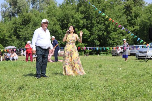 Главный батыр из Курманаево получил в награду барана и теленка