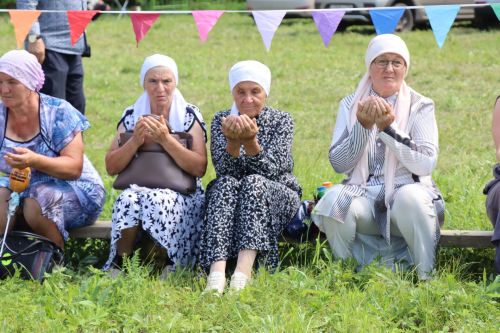 Главный батыр из Курманаево получил в награду барана и теленка